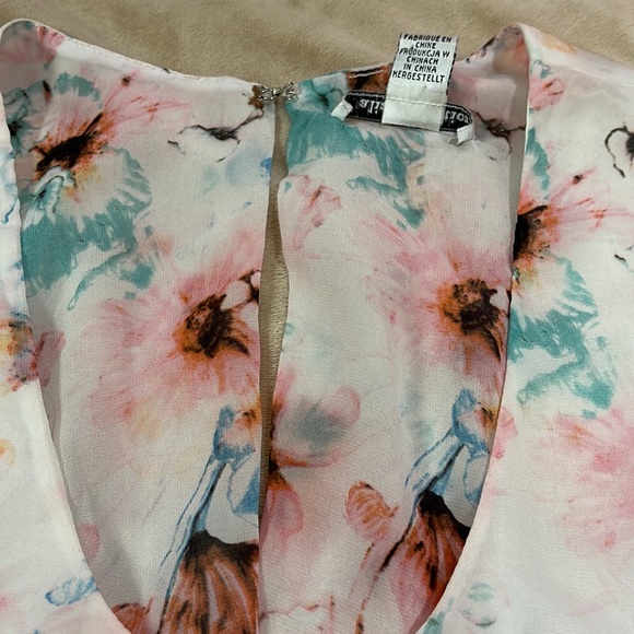 Floral sleeveless blouse - Picture 2 of 6